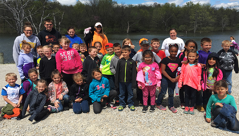 Dewey Elementary students at Chillicothe take field trip to Indian Creek Lake