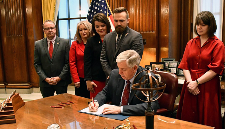 Governor Parsons Signs Abortion Bill