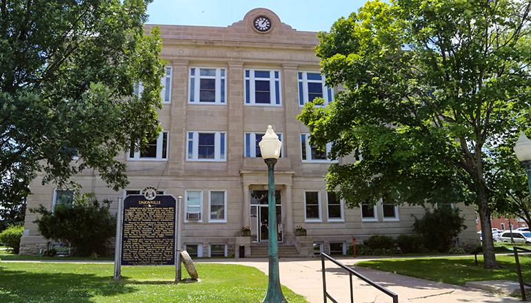 Putnam County Courthouse in Unionville