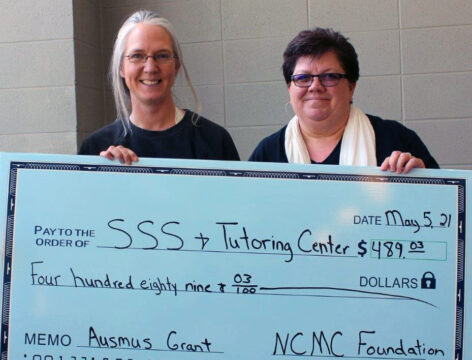 (L to R) Alicia Endicott with Dr. Susan Stull, Life Sciences Instructor