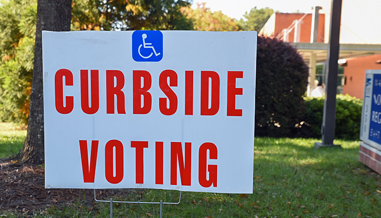 Curbside Voting Sign (Photo courtesy Missouri News Service)