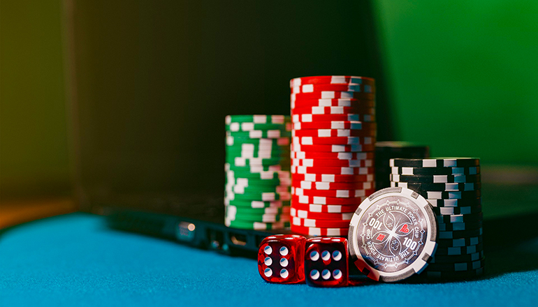 Sports Betting or casino, or gambline (Photo by AidanHowe on Pixabay)