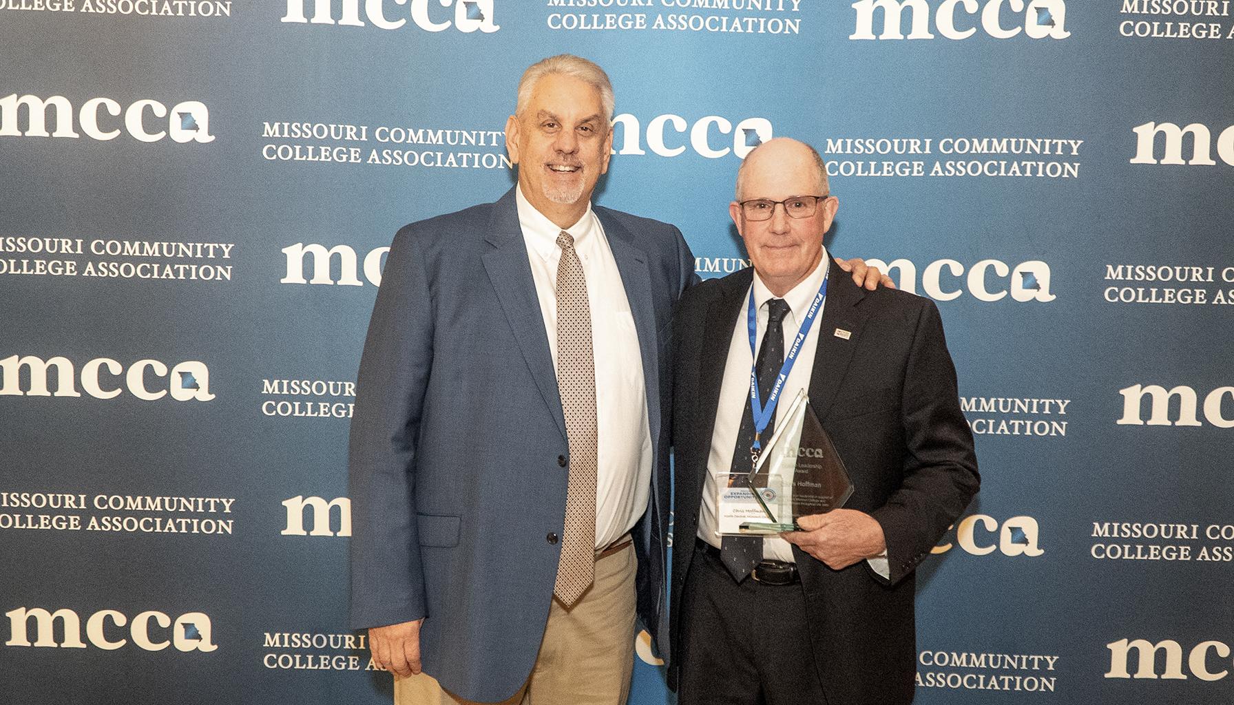 Chris Hoffman Recieves MCCA Trustee Leadership Award